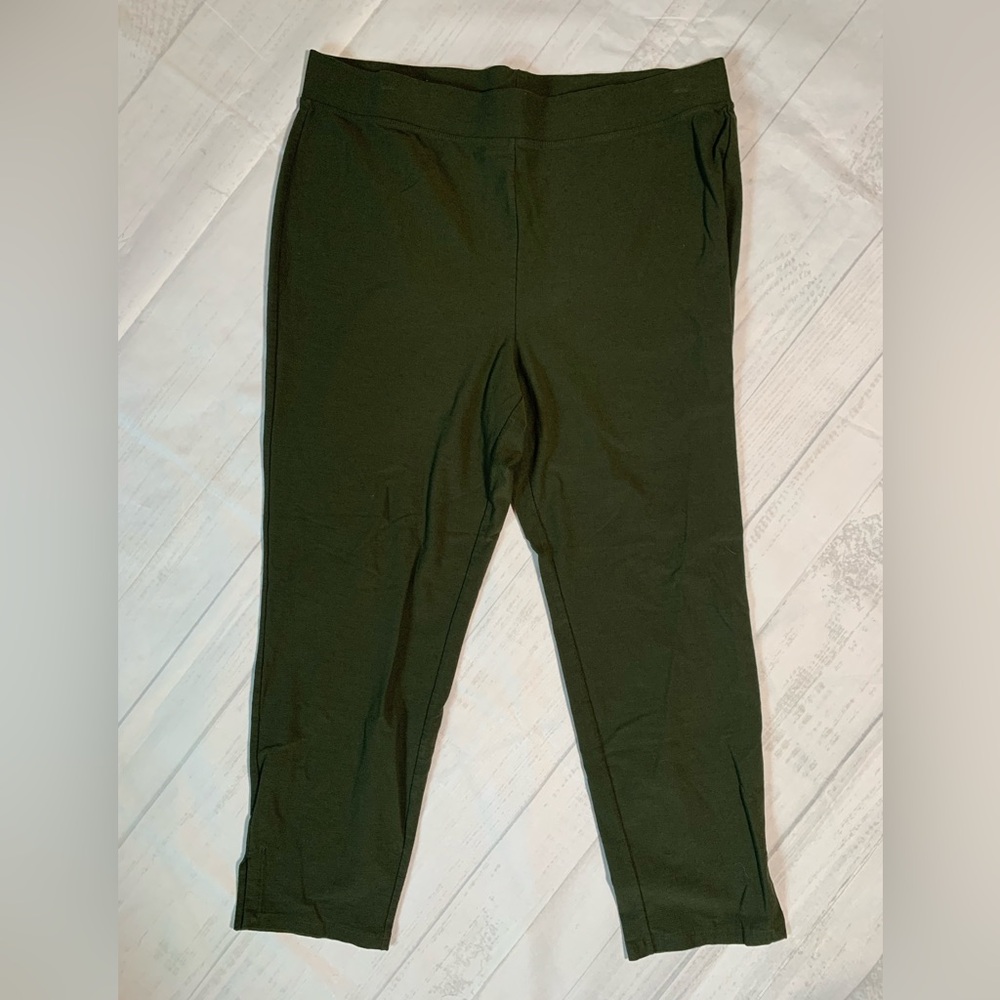 Eileen Fisher pull on Olive green pants. Size Petite large.